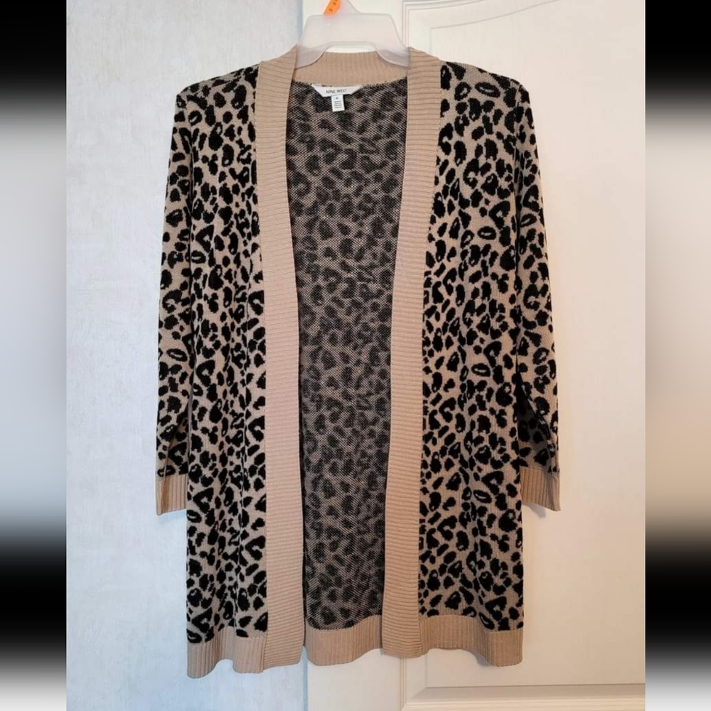 Brand new women's cardigan